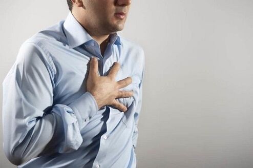 болка в гърдите като симптом на остеохондроза на гърдата