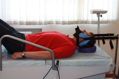 Метод на тракционно лечение на остеохондроза на гръбначния стълб